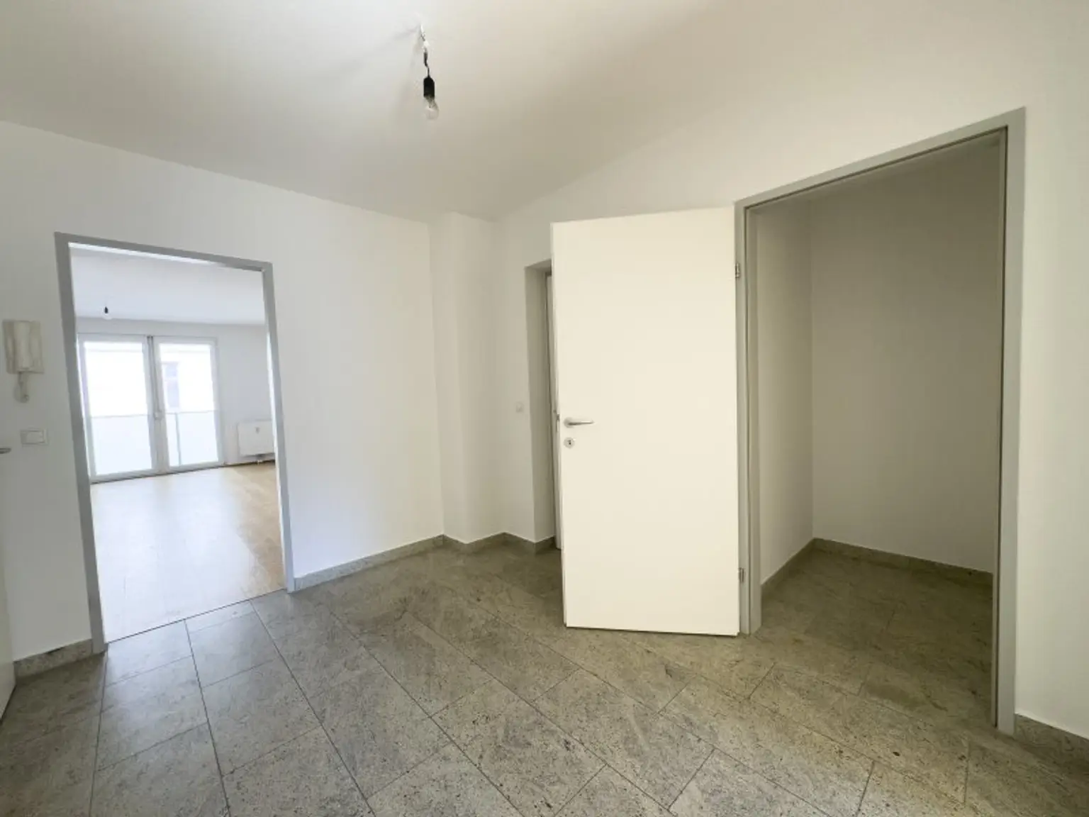 3-Zimmer-Neubau mit Loggia | WG-geeignet | Nähe Schmelz & Lugner City | Stellplatz inkl.