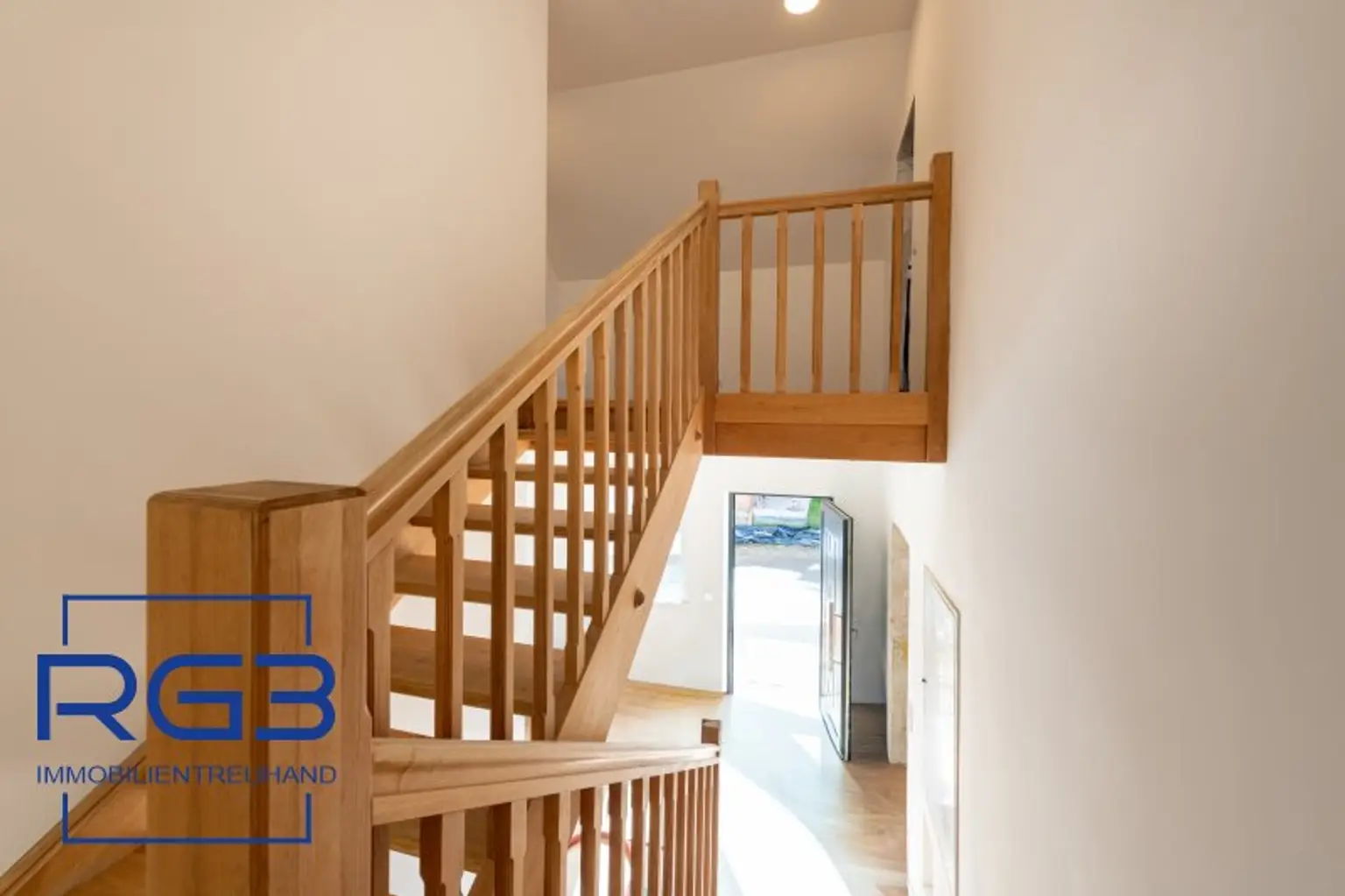 Großes Einfamilienhaus mit großem Garten # Provisionsfrei