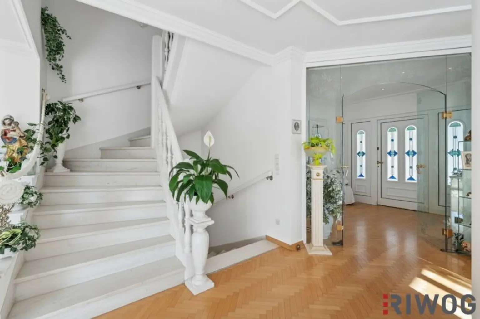 Private Estate Villa mit Fernblick | Privatwald | Virtual Tour | 4.200m2 Garten |  25 min. in den 1. Bezirk | Pool & Sauna
