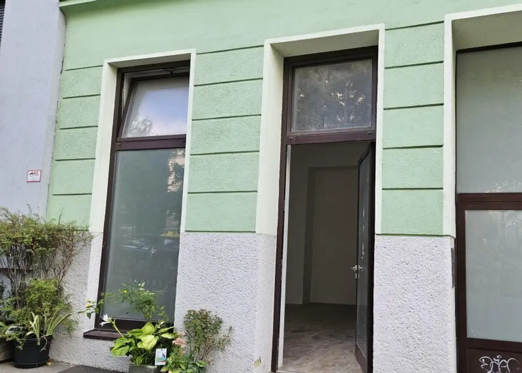 Unbefristetes Portallokal - 59 m2, 2 Zimmer plus Lagerraum - vielseitig verwendbar. Sofortbezug!