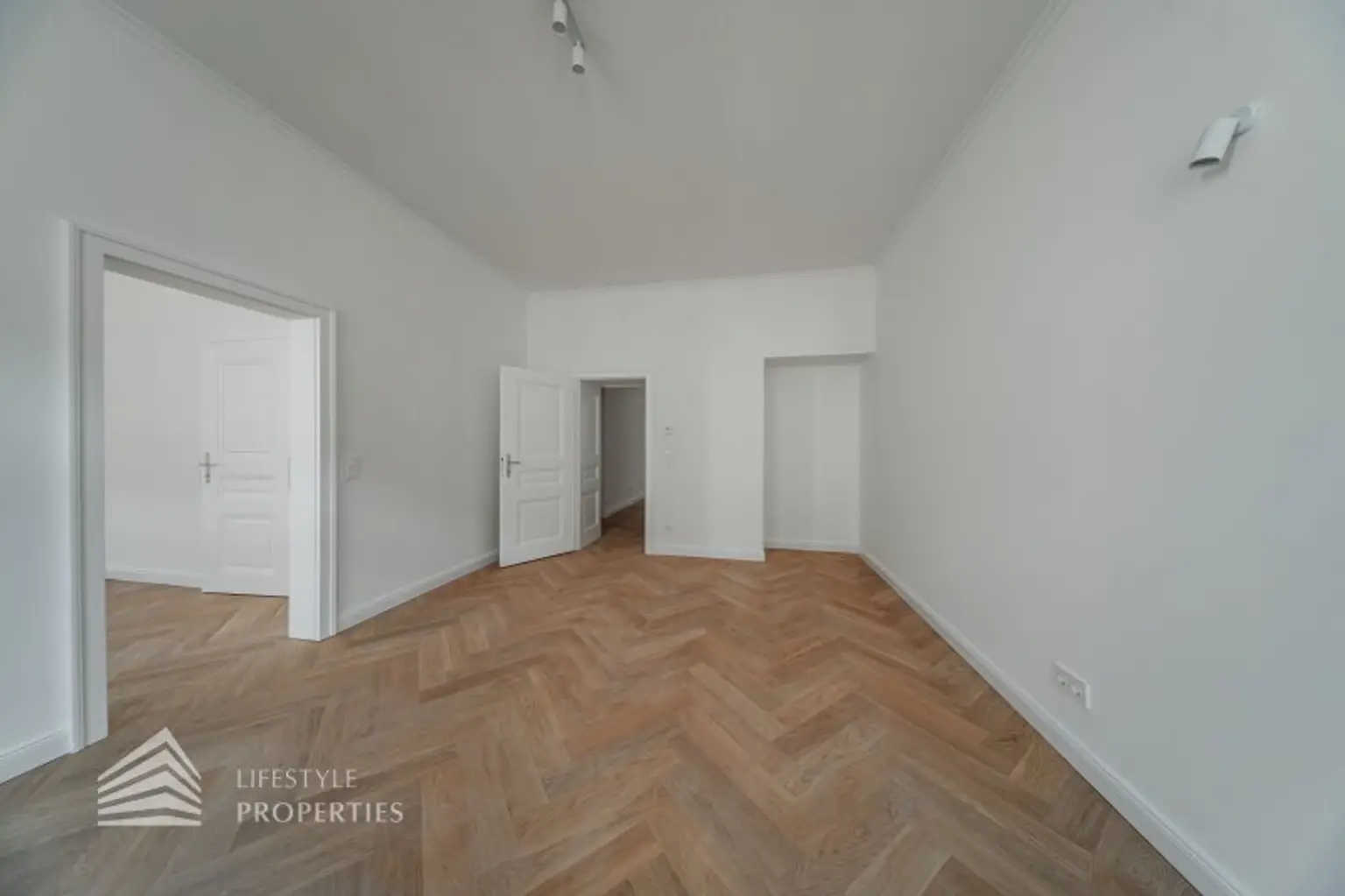 Heller 4-Zimmer Erstbezug mit Balkon, Nähe Meiselmarkt