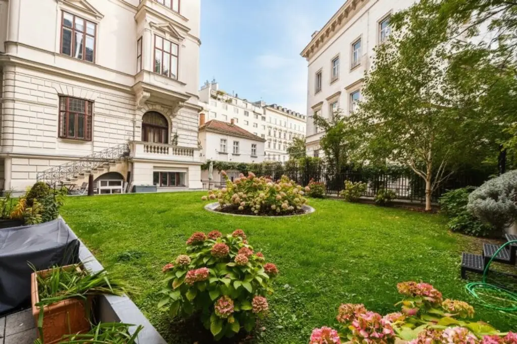 Exklusive Palais Büro mit Terrasse im Botschaftsviertel
