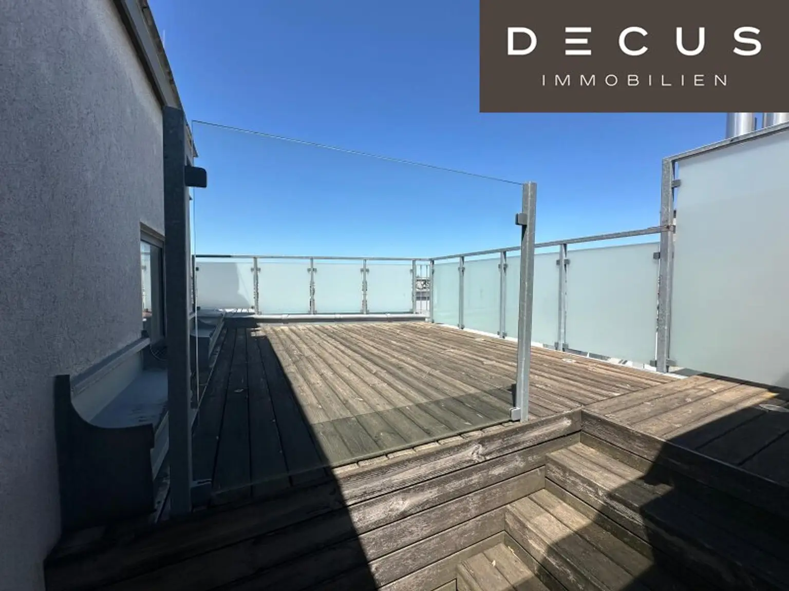 PENTHOUSE-RARITÄT: MIT DACHTERRASSE & 2 GARAGENPLÄTZEN