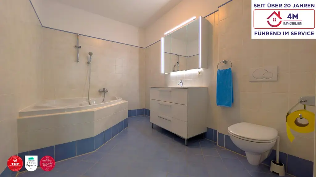 🌳Wohnen im Grünen, leben in Stadtnähe: Stilvolle 3 Zimmer Maisonette mit Terrasse, Balkon privatem Seezugang und Garage🌅