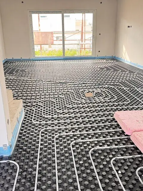 Moderne Doppelhaushälfte in Parndorf: Erstbezug mit Garten und Terrasse!