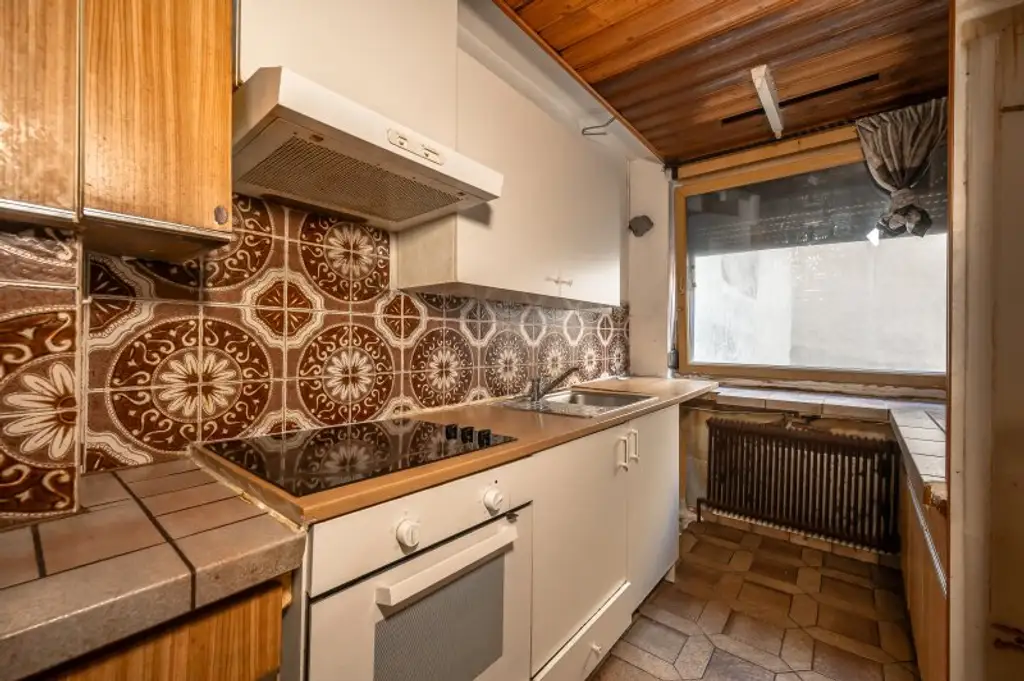 ++HG35++ sanierungsbedürftige 3-Zimmerwohnung mit Loggia