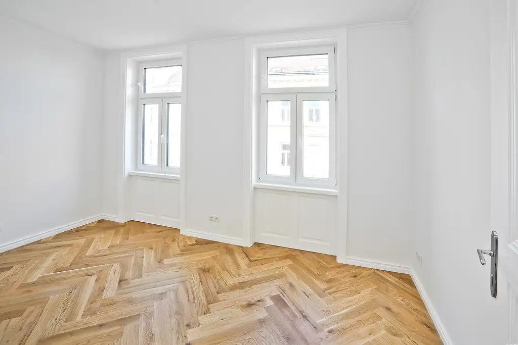 VIEVIENNE - Altbaucharme pur: 3 Zimmer mit Loggia und großzügigem Wohngefühl