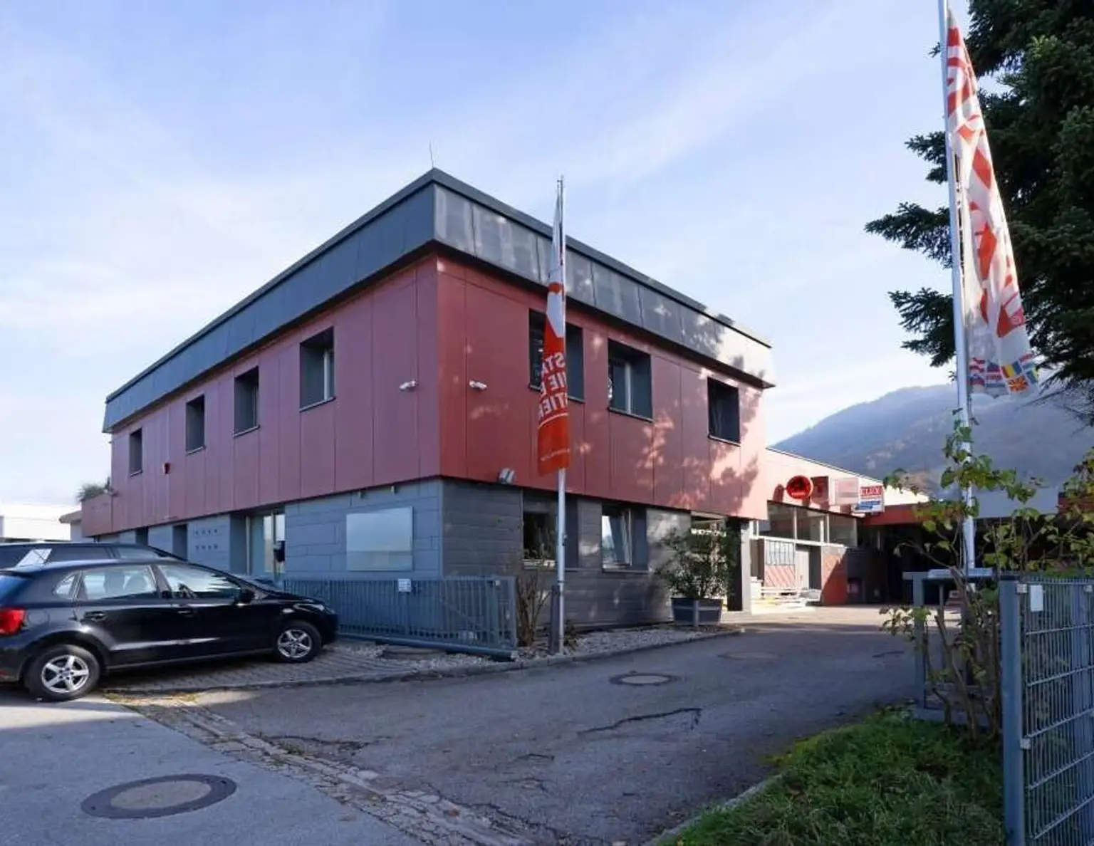 Spengler/Dachdeckerei samt Büro-u.Gewerbeobjekt (Werkstatt) m.4-Zi.Wohnung u.Abstellpl. im Fr. in Salzburg/Mayrwies zu verkaufen
