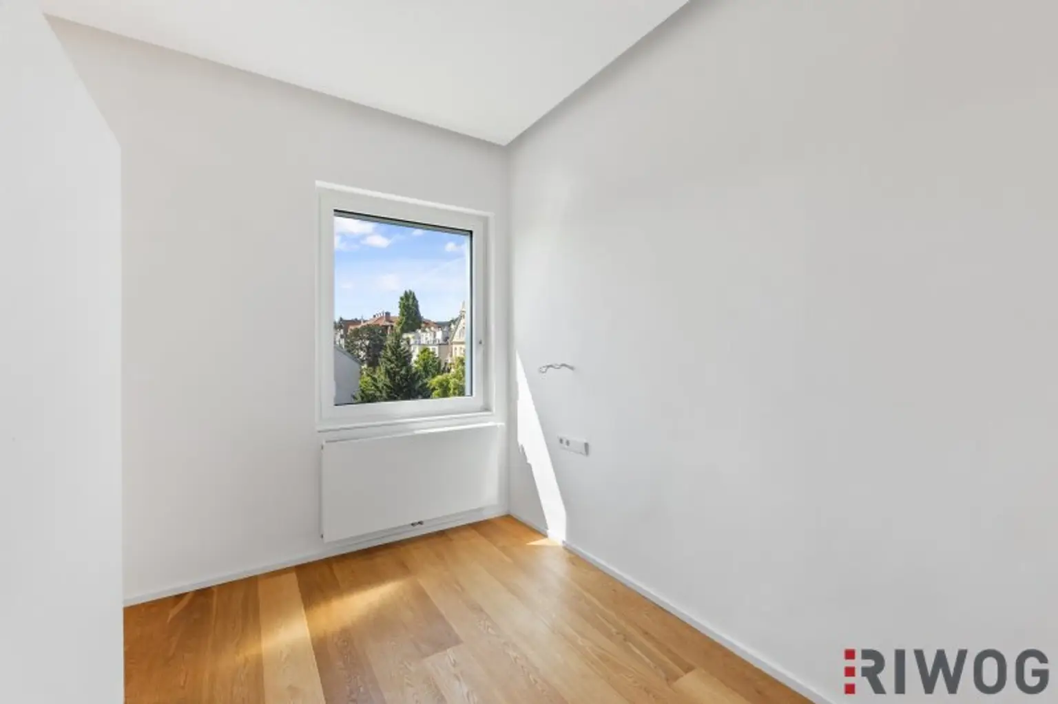 **Architekten Dachloft mit Balkon, Hochwertiger Ausstattung und SÜD-OST Ausrichtung**
