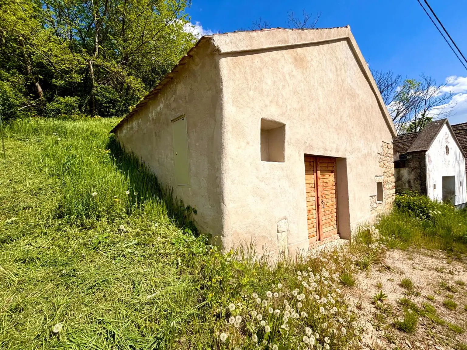 Charmantes Presshaus mit großzügiger Kellerröhre und idyllischem Gründach in Sitzendorf an der Schmida
