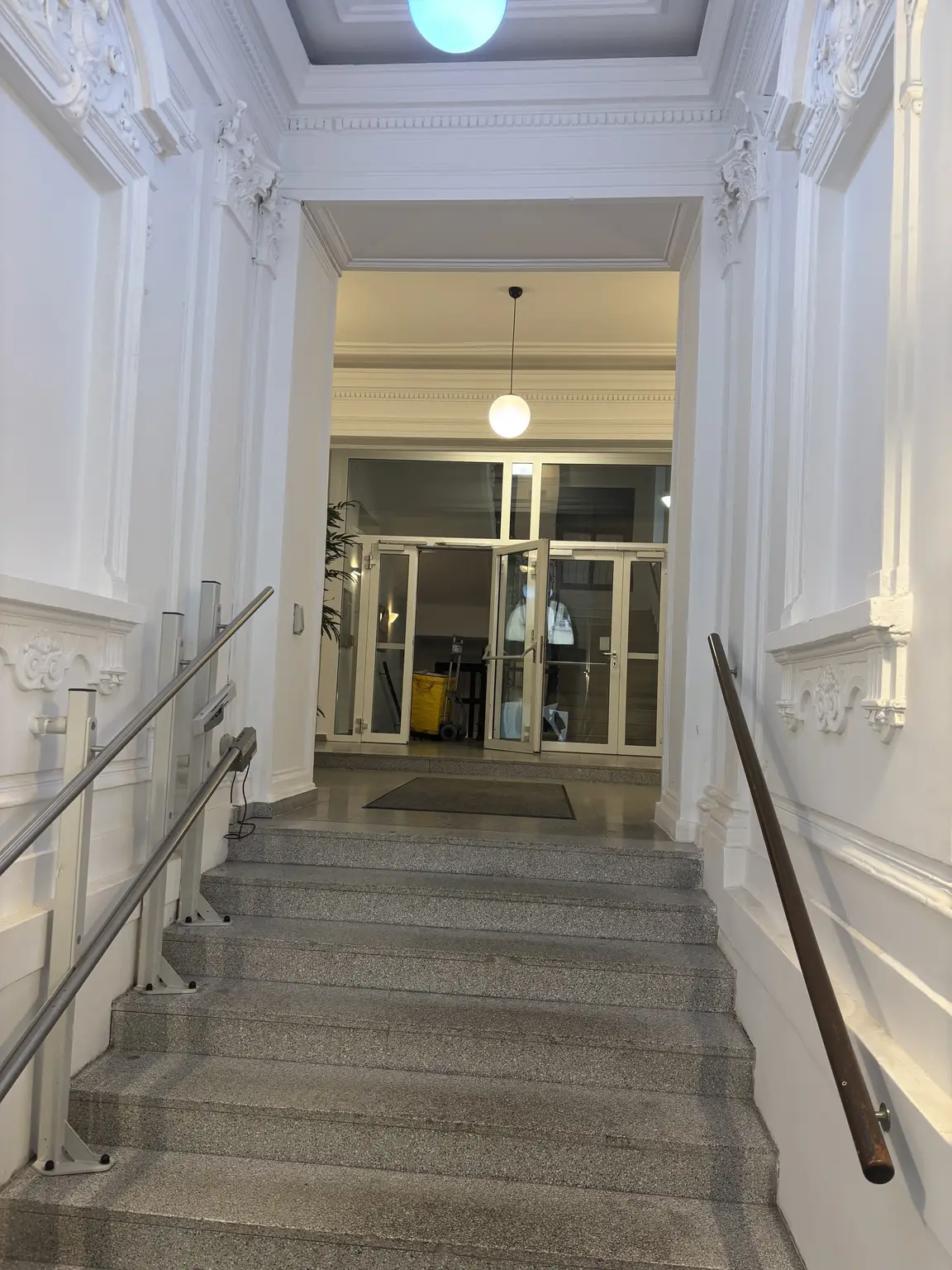 Sonniges Altbauarpartment 66 m² in Toplage 1090 Wien !