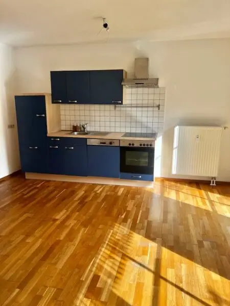 Ruhige barrierefreie 2-Zimmer-Wohnung mit Garten und Parkplatz – Ihr neues Zuhause !