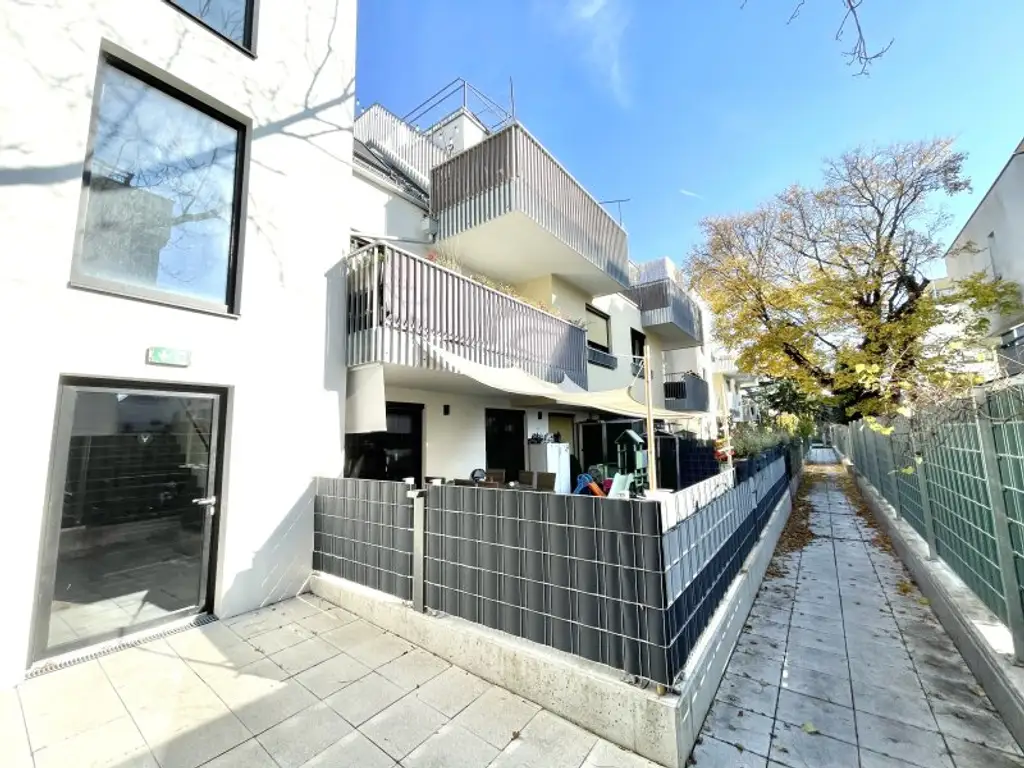 *Goldener Hirsch – Stilvolle 2-Zimmer-Wohnung mit Terrasse & Garten in der Ziedlergasse, 23. Bezirk*