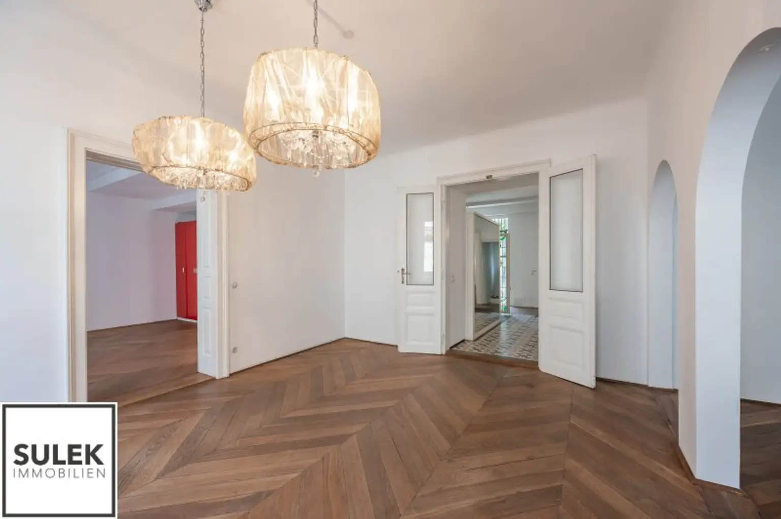 Rarität in der Wehrgasse: großzügige, sanierte Altbauwohnung mit Terrasse ab 01/26 unbefristet mieten!