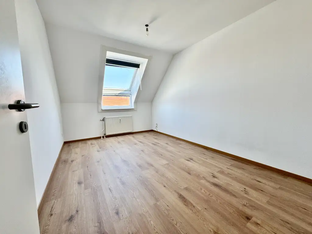 DACHGESCHOSSMAISONETTE MIT LOGGIA IN RUHELAGE