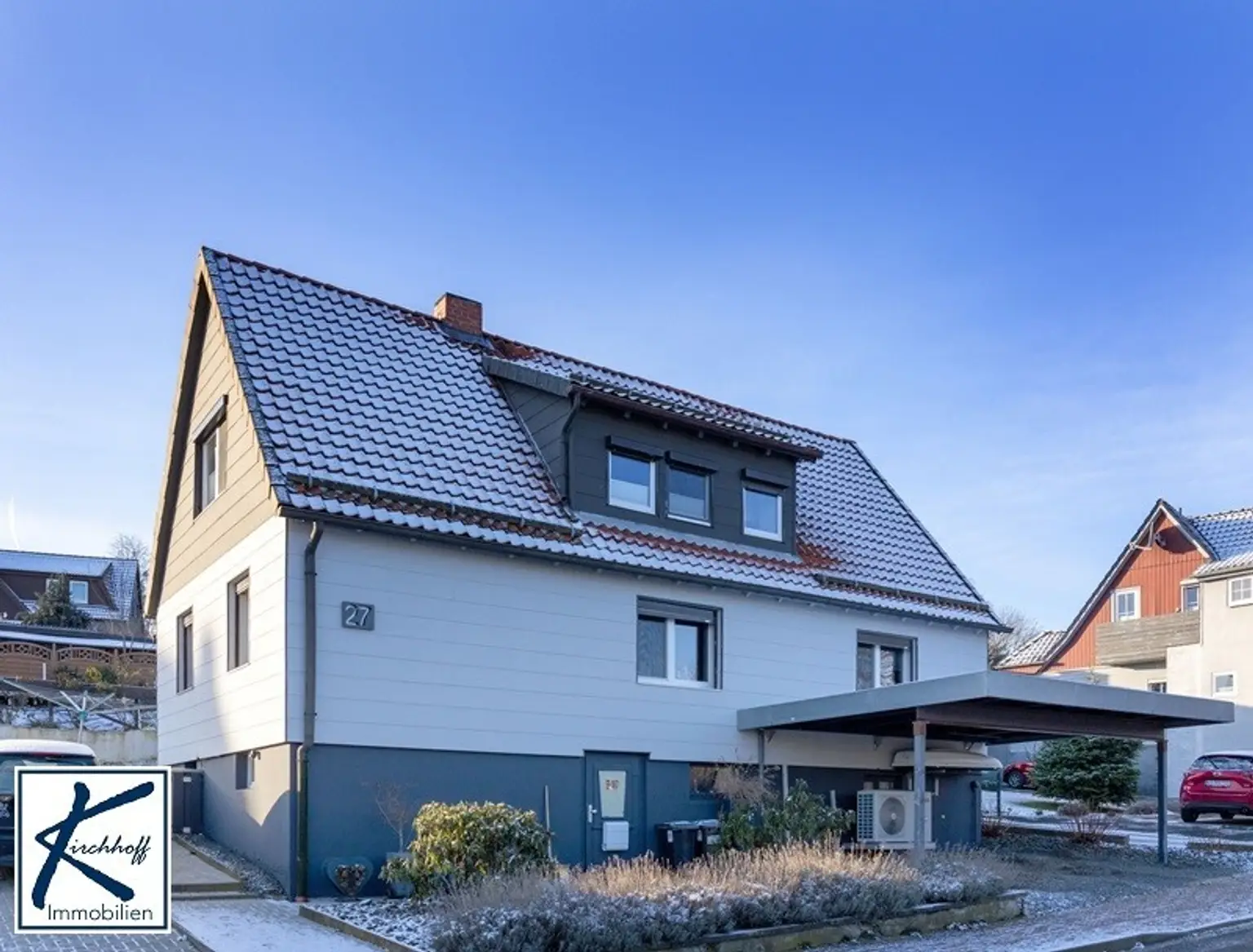 VERKAUFT: Moderne Wohnkunst in Schlewecke: Einfamilienhaus mit Wärmepumpe und PV-Anlage, Pool und Sauna