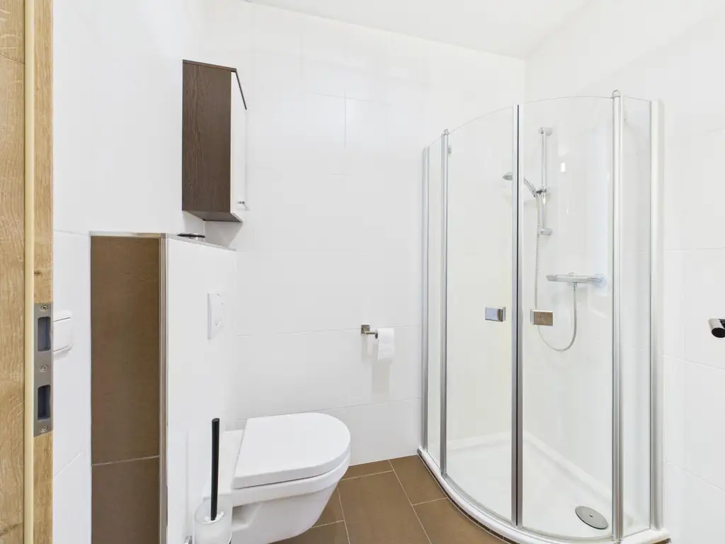NÄHE WELS: Hochwertig modernisiertes Einfamilienhaus mit Traumgarten, Luxus - Poolanlage & smarter Haustechnik