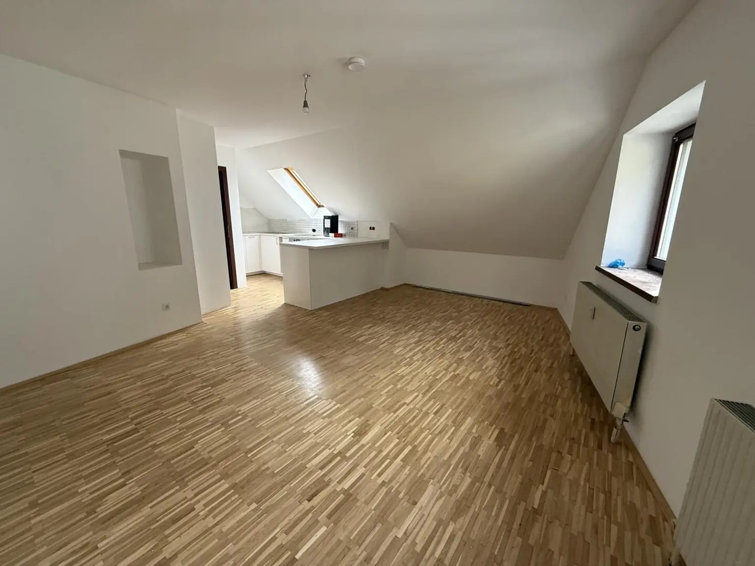 Deutschfeistritz, tolle 2-Zimmer-DG-Wohnung in ruhiger zentraler Lage zu beziehen