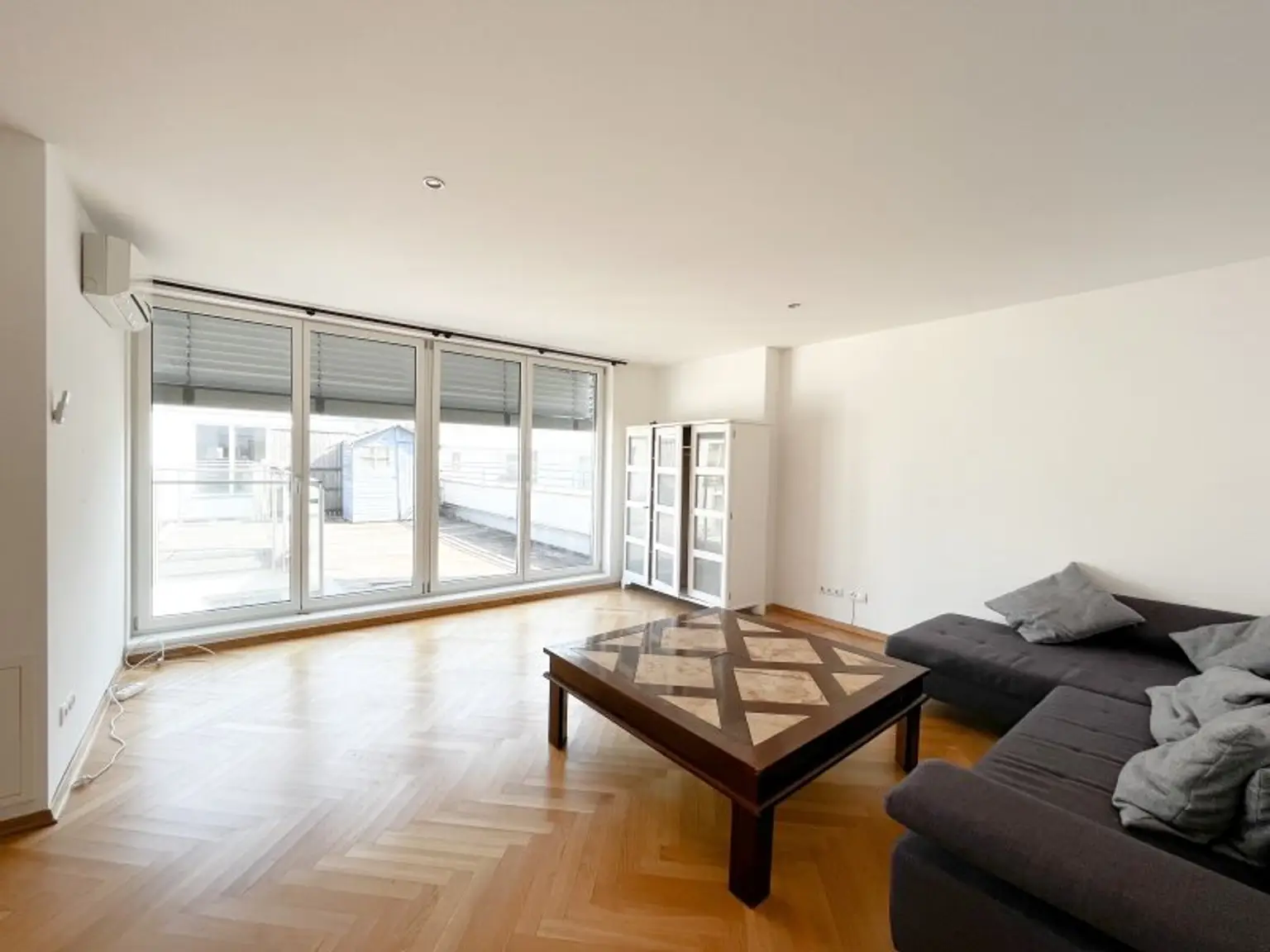 DACHTERRASSENMIETE, Nähe Börse / Rudolfsplatz - teilmöbliert