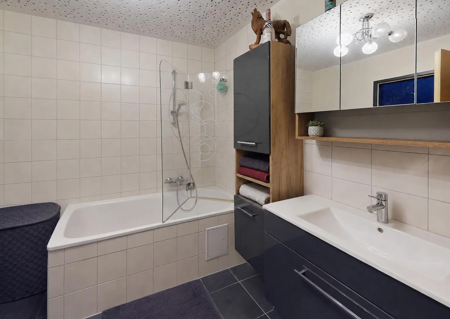 Wohnung - Badezimmer.