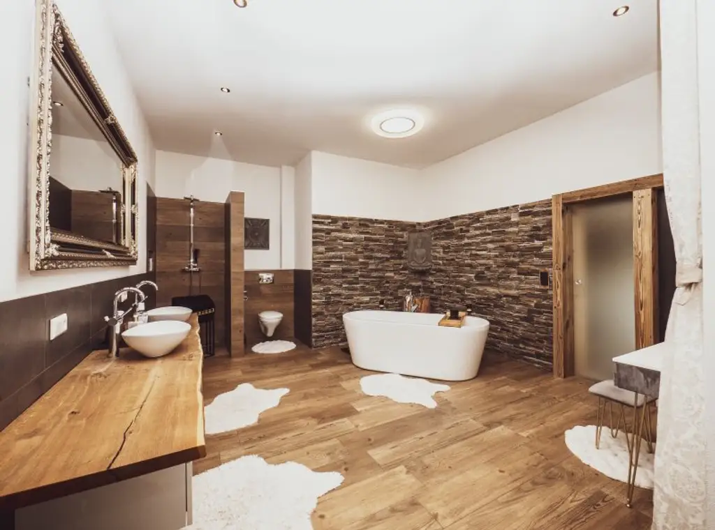 Luxuriöser Bungalow in absoluter Ruhelage am Waldrand als idealer Alterssitz