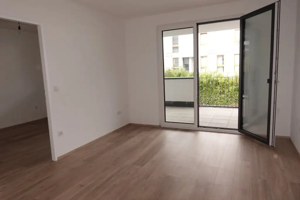 Zweitbezug, HOFSEITIGE BALKON-2 Zimmer-Neubauwohnung