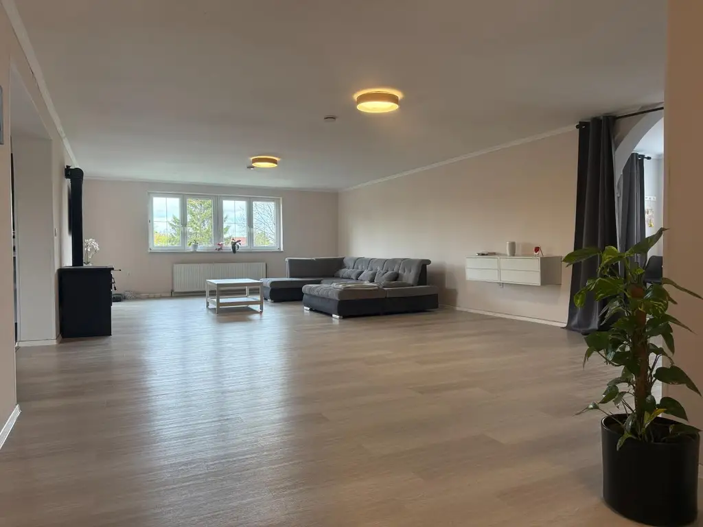 Ein/ Mehrfamilienhaus, Business, Co- Housing zwei Wohneinheiten