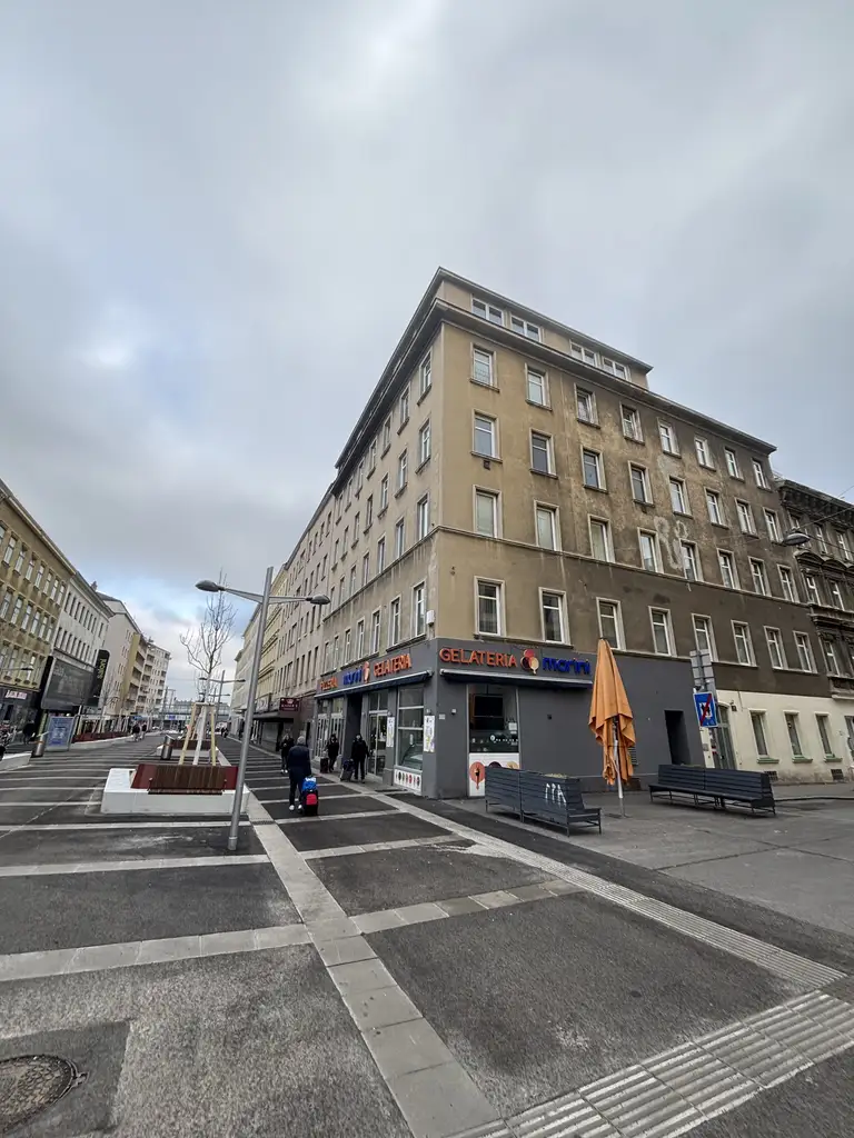 Großzügig geschnittene 3 Zimmer Wohnung in Toplage 1100 Wien Fussgängerzone !