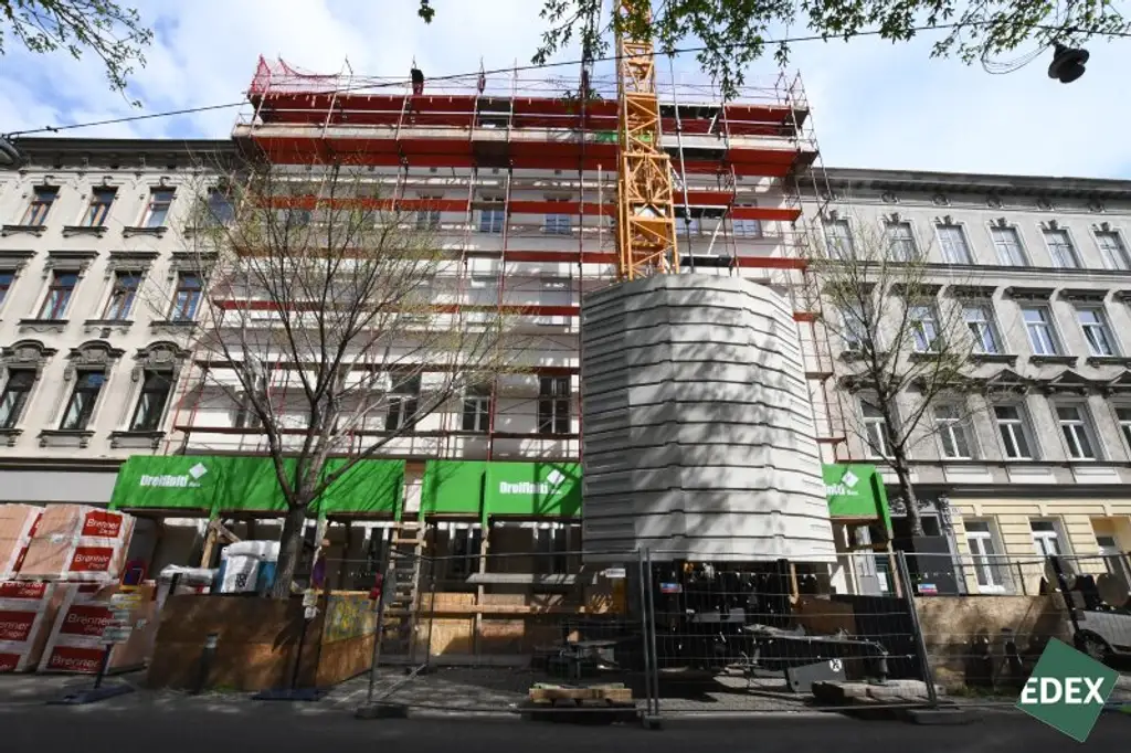 Zwei sanierungsbedürftige Altbauwohnungen mit Entwicklungspotenzial – ca. 55 m² nahe 7. Bezirk