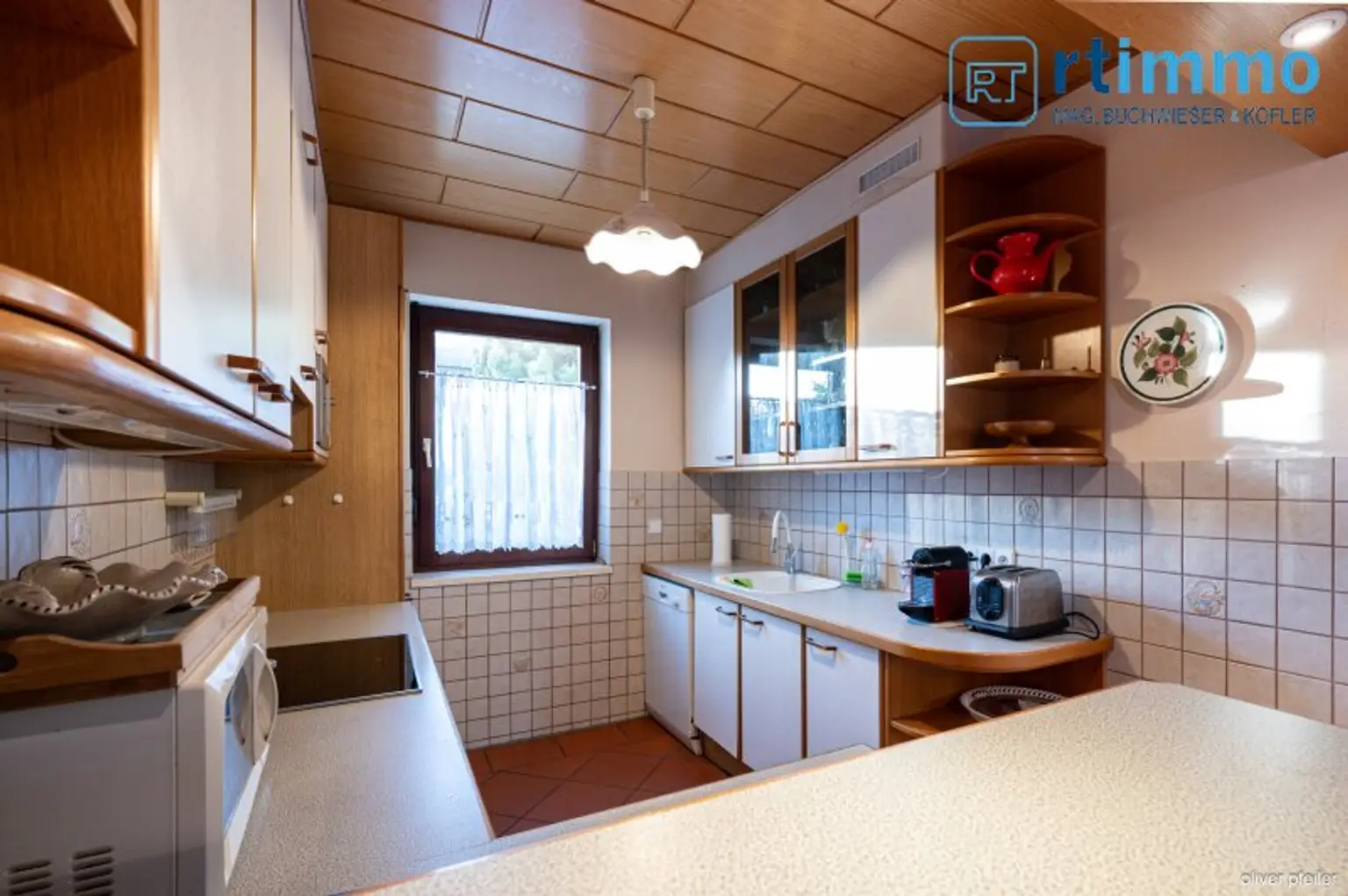 SCHÖNES FAMILIENHAUS mit Wintergarten und Garage in ruhiger Lage zu mieten!