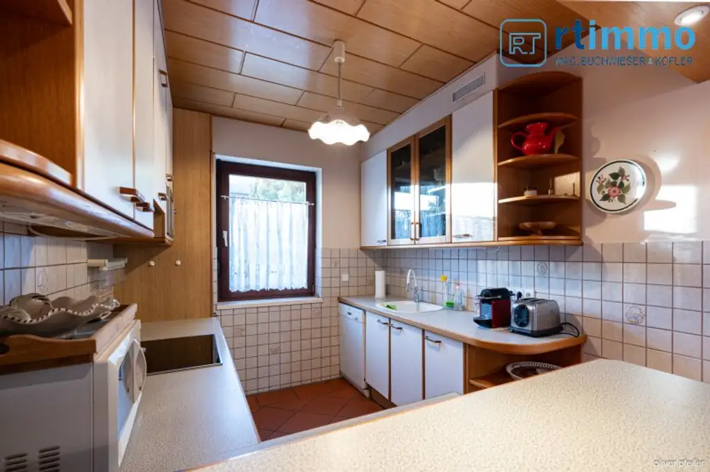 SCHÖNES FAMILIENHAUS mit Wintergarten und Garage in ruhiger Lage zu mieten!