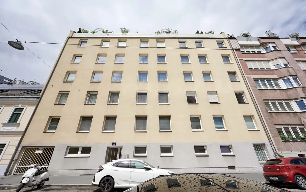 Überdachter Stellplatz im Innenhof – jetzt sichern!