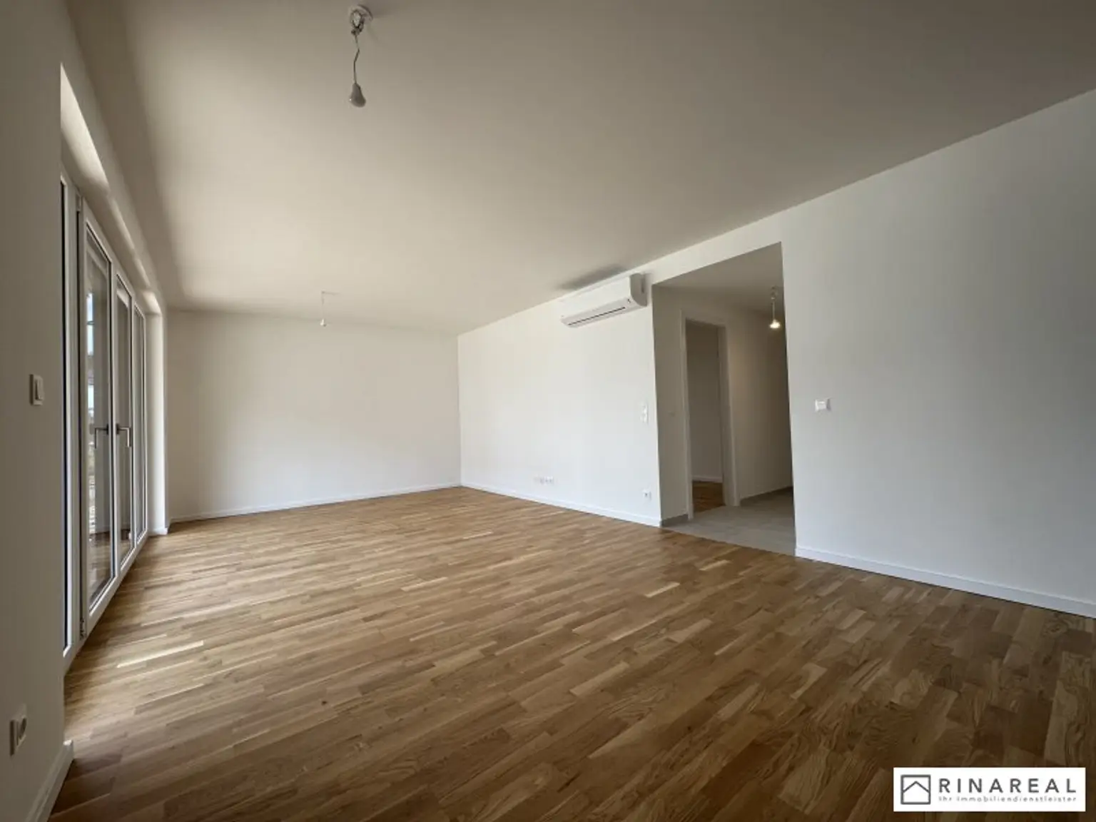 Traumhafte 3 Zimmer Gartenwohnung | Blumengasse - ERSTBEZUG | ca. 23 m² Terrasse & ung.150 m² Eigengarten | zzgl. Tiefgaragenstellplatz | Top D4