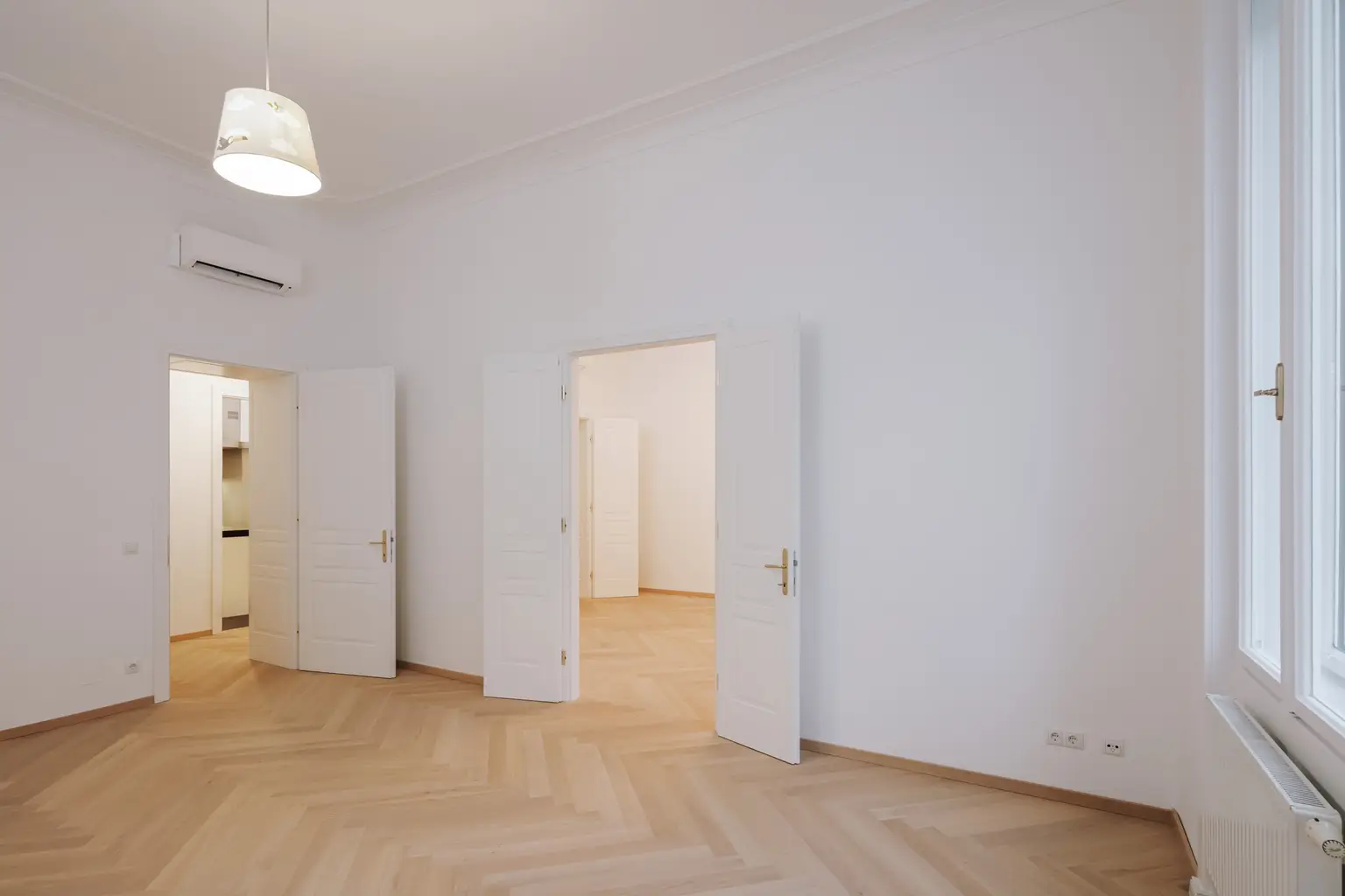 Stilvolle Altbauwohnung ca.107m² mit Balkon in Toplage 1070 Wien!