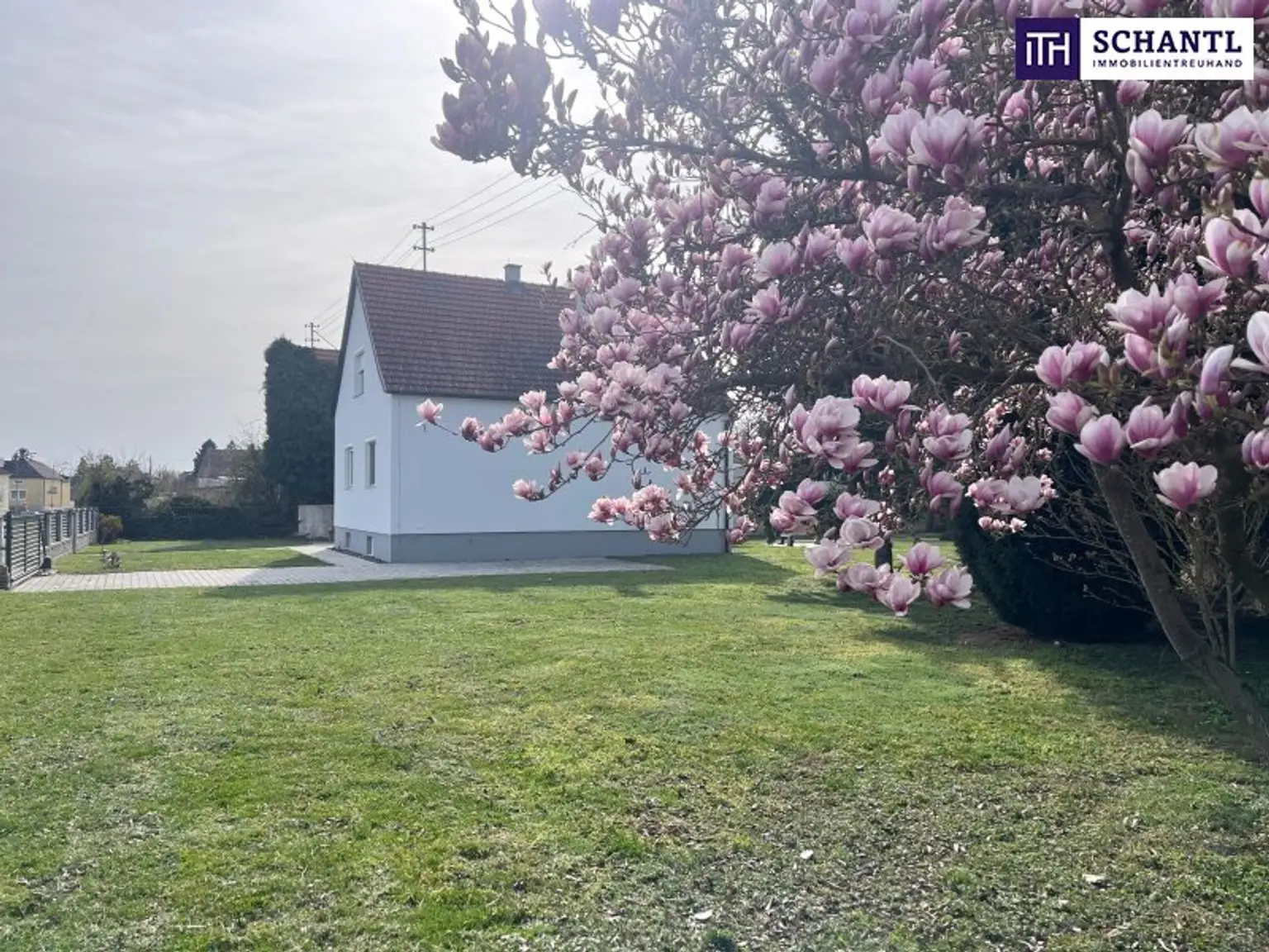 Ein Zuhause mit Raum für Leben, Generationen und Zukunft! Vielseitiges Ein- bis Zweifamilienhaus auf großem Grundstück nahe Lutzmannsburg!