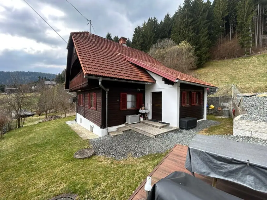 2776 m² Grund + Charmantes Einfamilienhaus im Sonnigen  Himmelberg mit Garten, + Garage & Werkstatt für 199.000 €