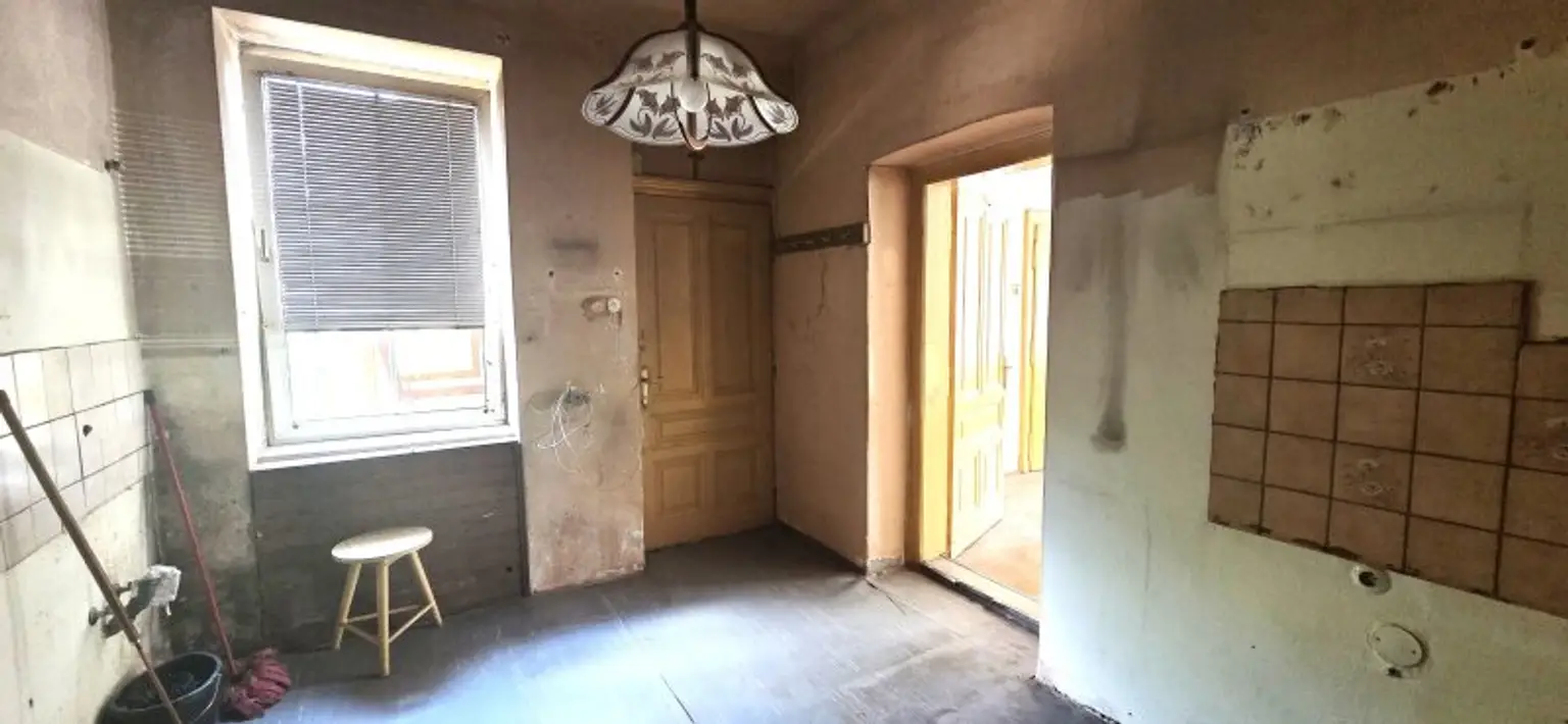 Sanierungsbedürftiges Haus  – Grundstück mit ca. 486 m² in Tribuswinkel bei Baden
