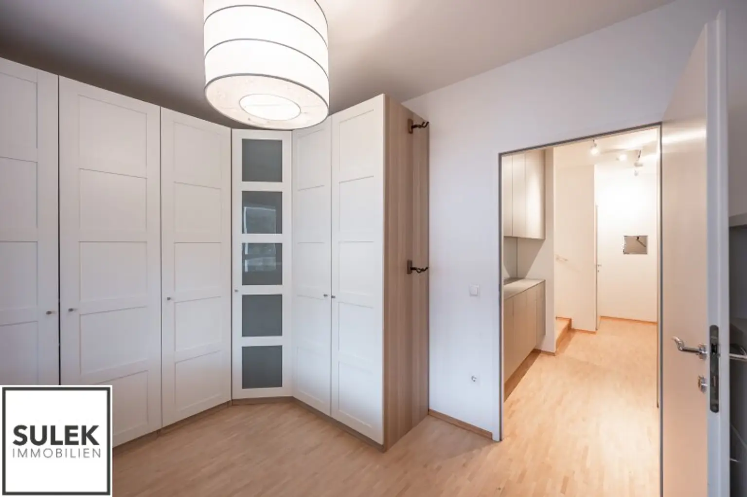Gut geschnittene 4-Zimmer-Neubauwohnung mit großer Loggia - teilmöbliert - sofort beziehbar!