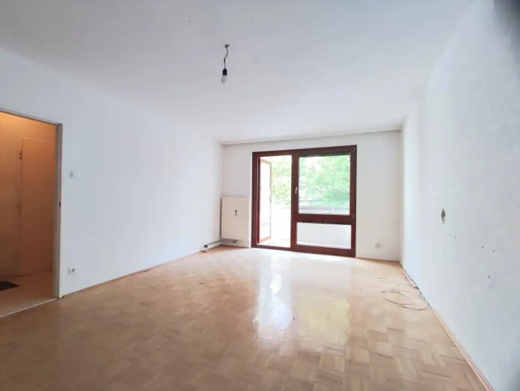 BLICK INS GRÜNE - 2 Zimmer mit Loggia direkt bei der U6