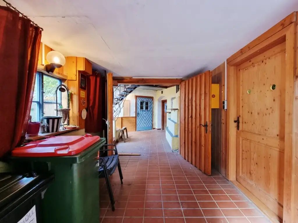 Geschichte atmen, Weinlandschaft genießen, am Ursprung der Marktgemeinde wohnen