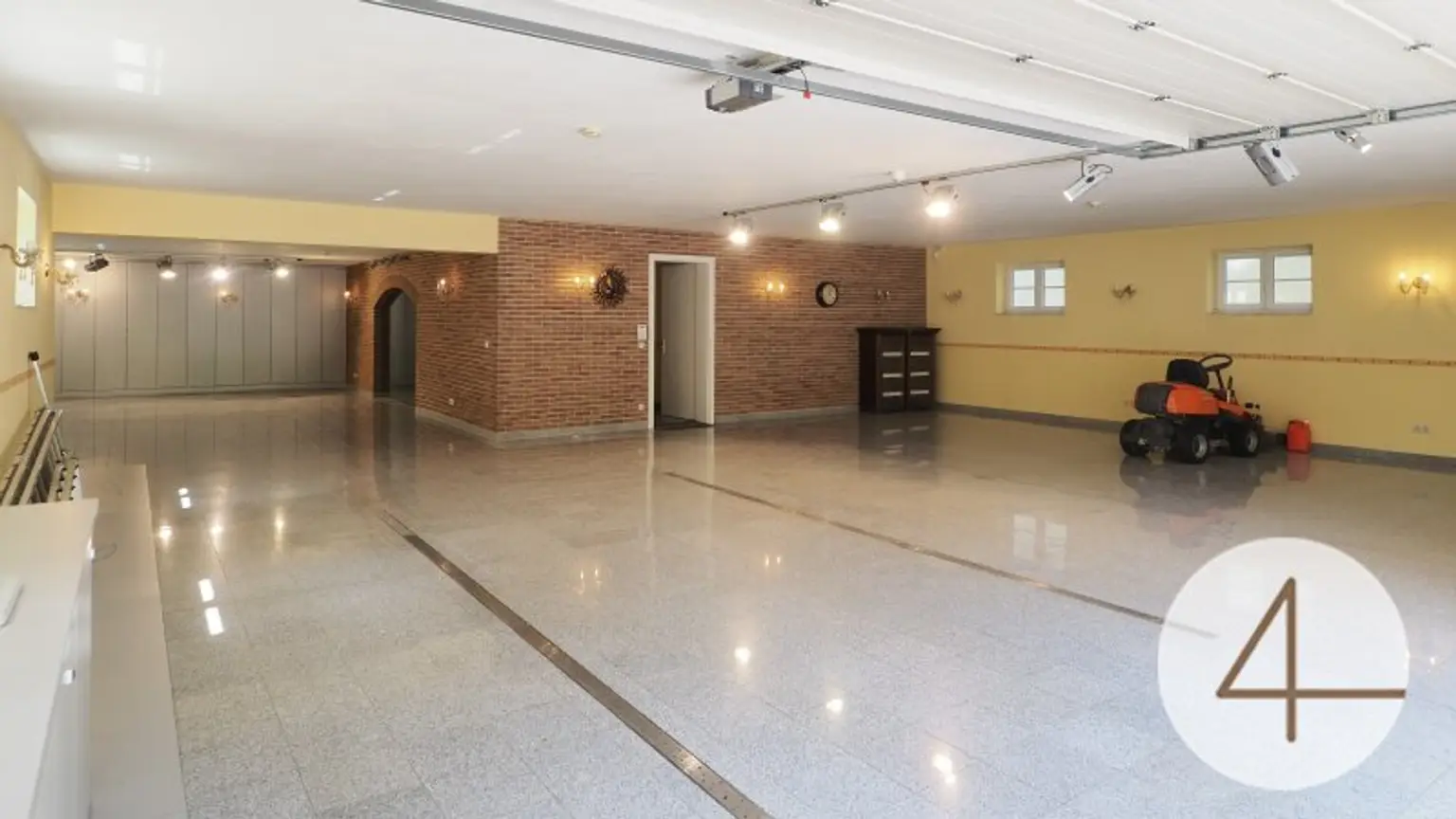 Starkes Statement 857m2 Nutzfläche – Architektenhaus mit Garage Büro Terrassen bei Krems