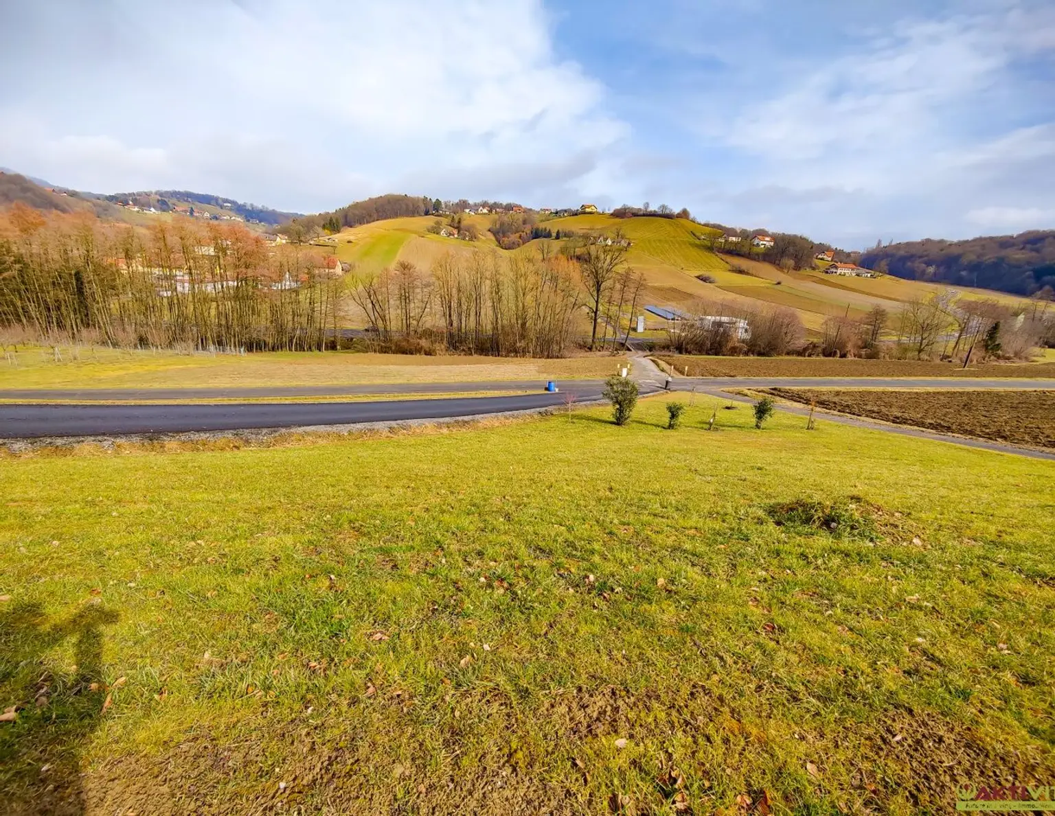 Landhaus mit über 3,8 ha Grund in Naturlage. - Wohnkomfort & Landwirtschaft vereint.