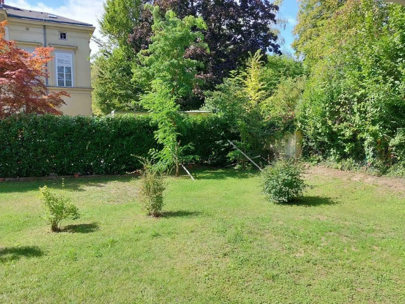 Großzügige 5-Zimmer-Gartenwohnung mit Tiefgaragenplatz in Villenviertel zwischen UNI und LKH - Nähe Hilmteich ab sofort zu vermieten!