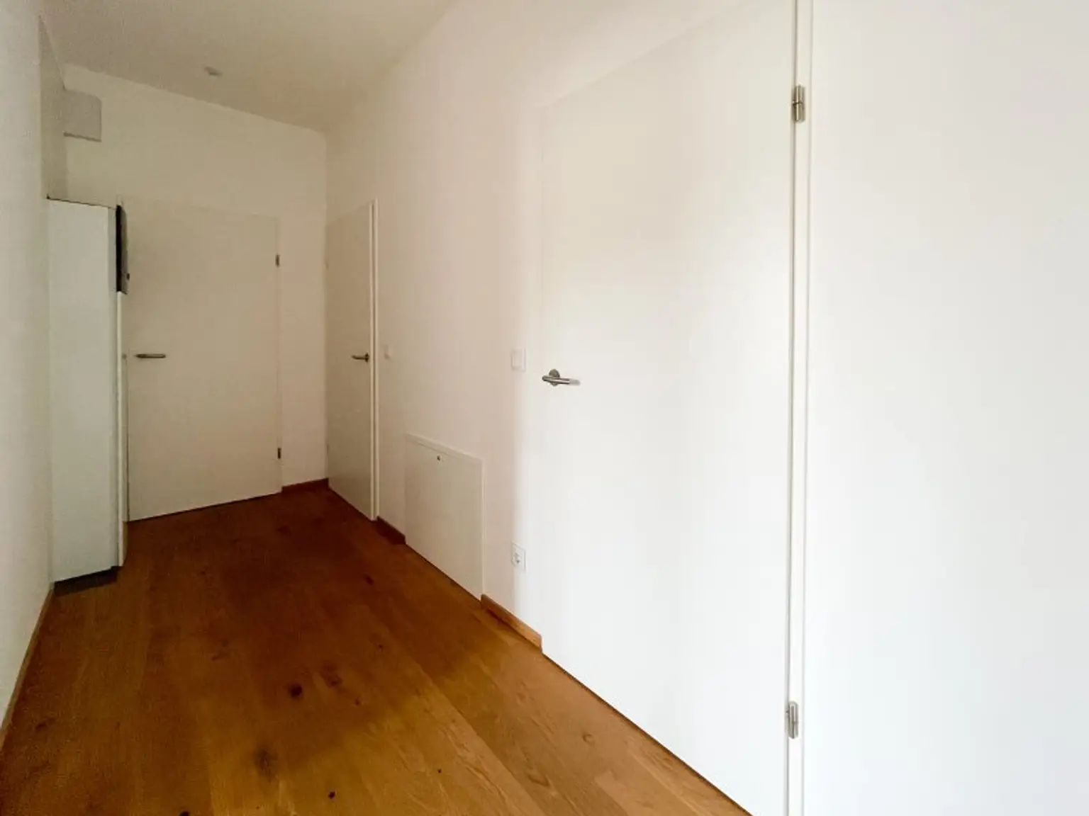 NÄHE NASCHMARKT: DG-AUSBAU IM ALTBAU - U4 Pilgramgasse - 3-Zimmerwohnung mit hofseitigem Balkon