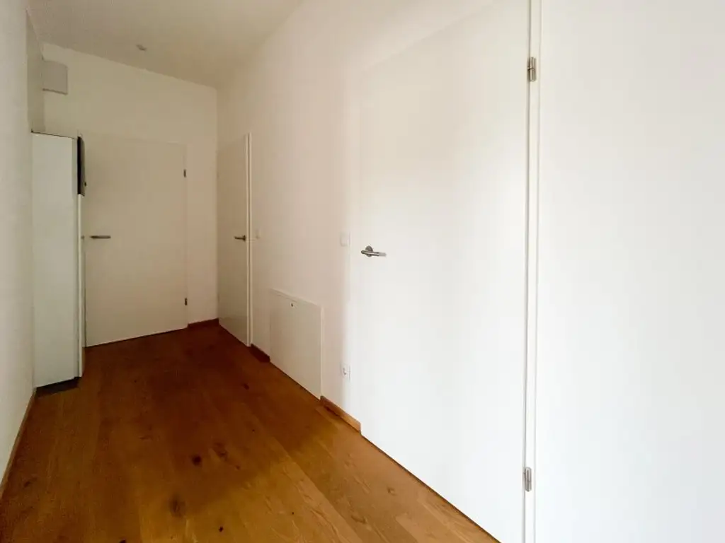 NÄHE NASCHMARKT: DG-AUSBAU IM ALTBAU - U4 Pilgramgasse - 3-Zimmerwohnung mit hofseitigem Balkon