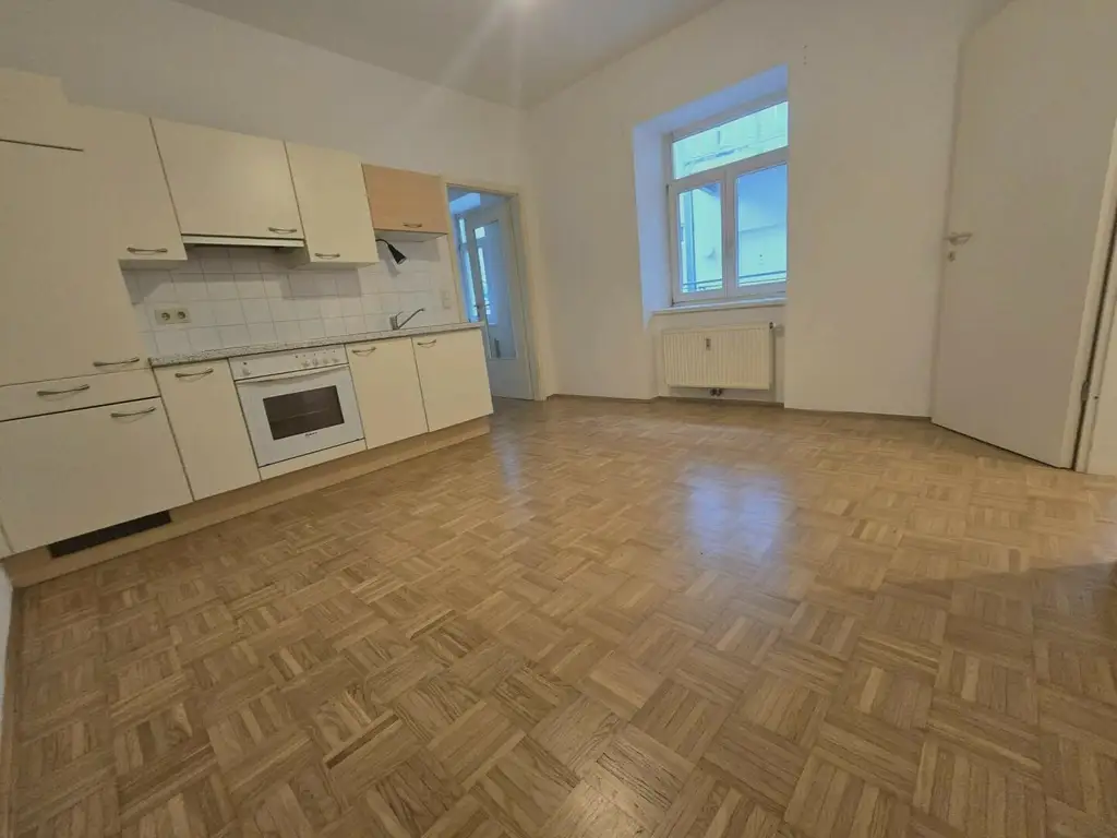 Nette 2 Zimmer Wohnung – Zentrum - ab sofort!
