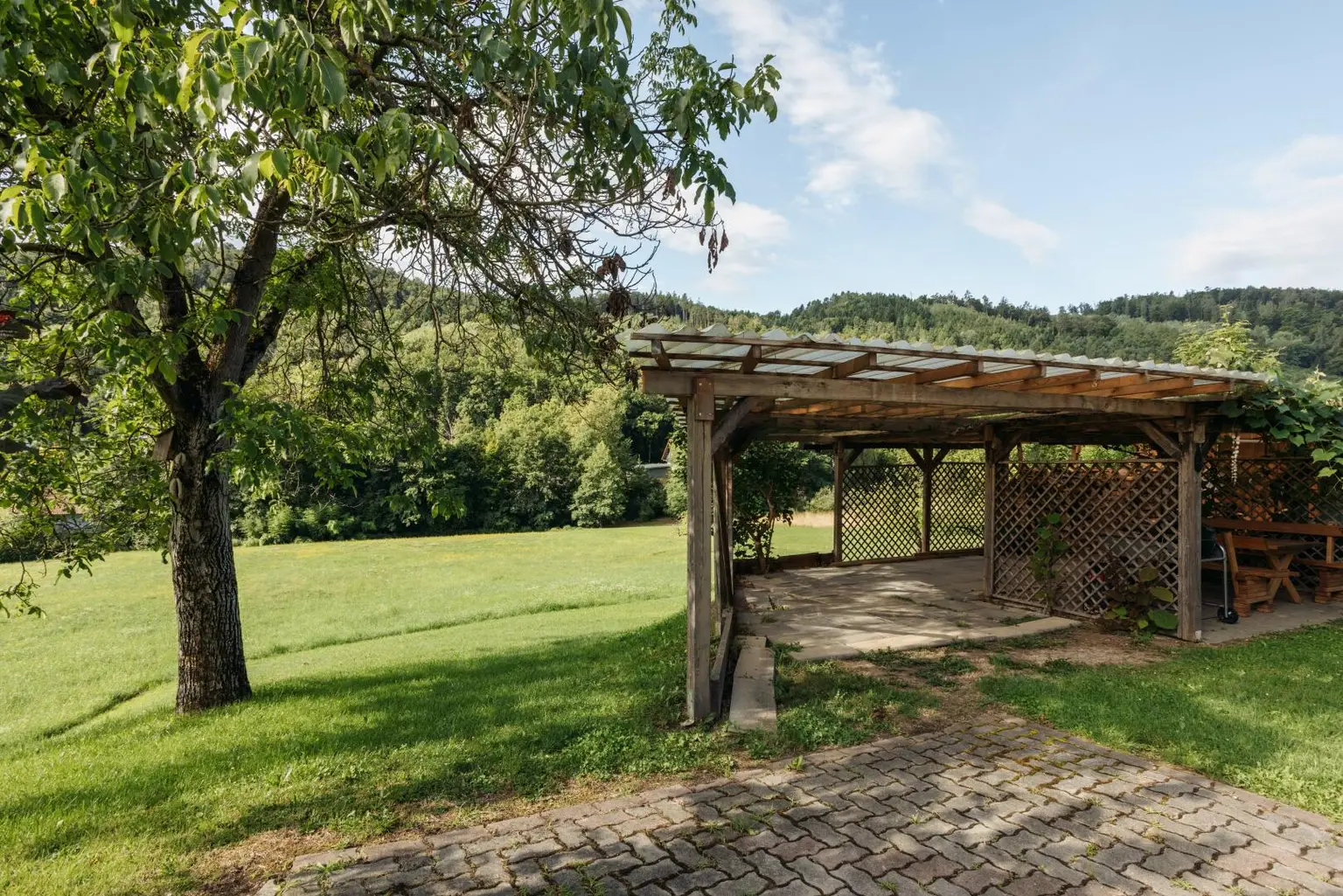 8054 Strassgang - Idyllische Liegenschaft zum Bauen, Pflanzen, Leben mit ca. 5000 m² und Altbestand in ruhiger Sackgassenlage