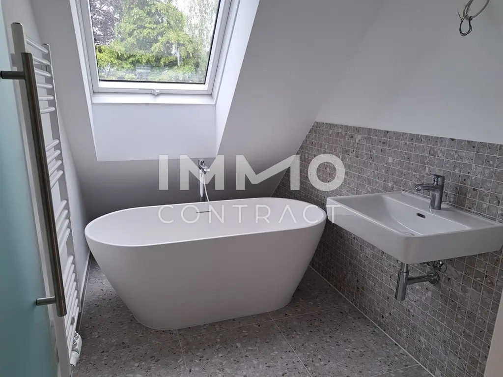 EIN WAHRES FAMILIENPARADIES - 4 ZIMMER MAISONETTE MIT GARTEN und BALKON!