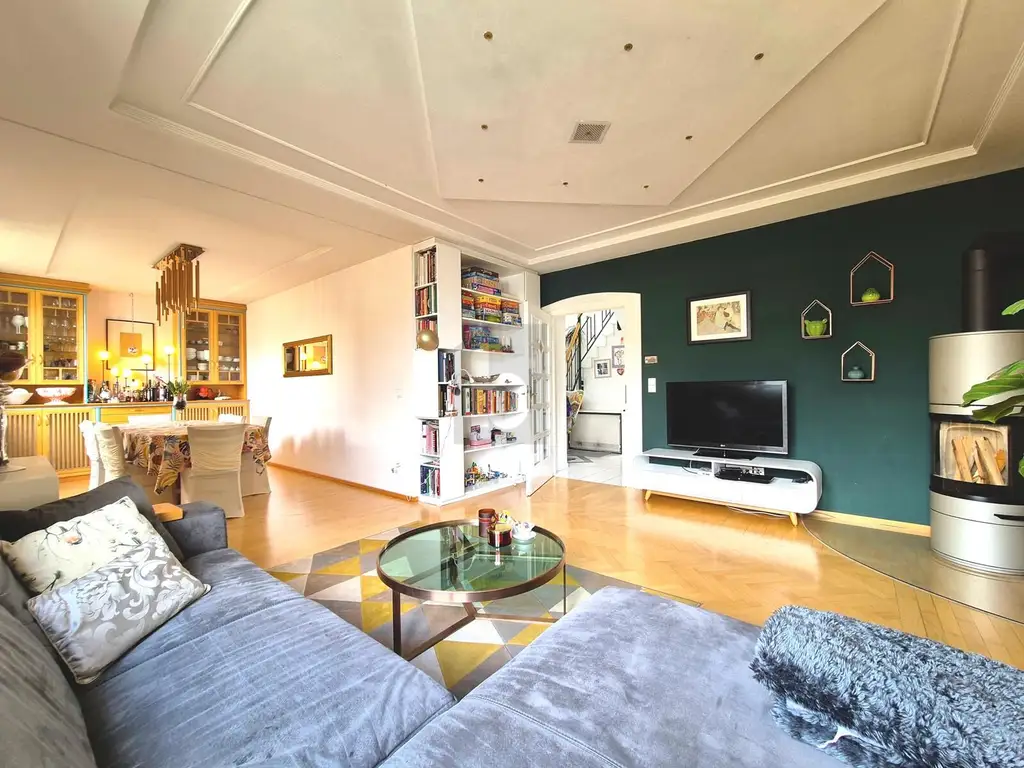 ZEITLOSE ELEGANZ MIT TRAUMHAFTEM GARTEN!