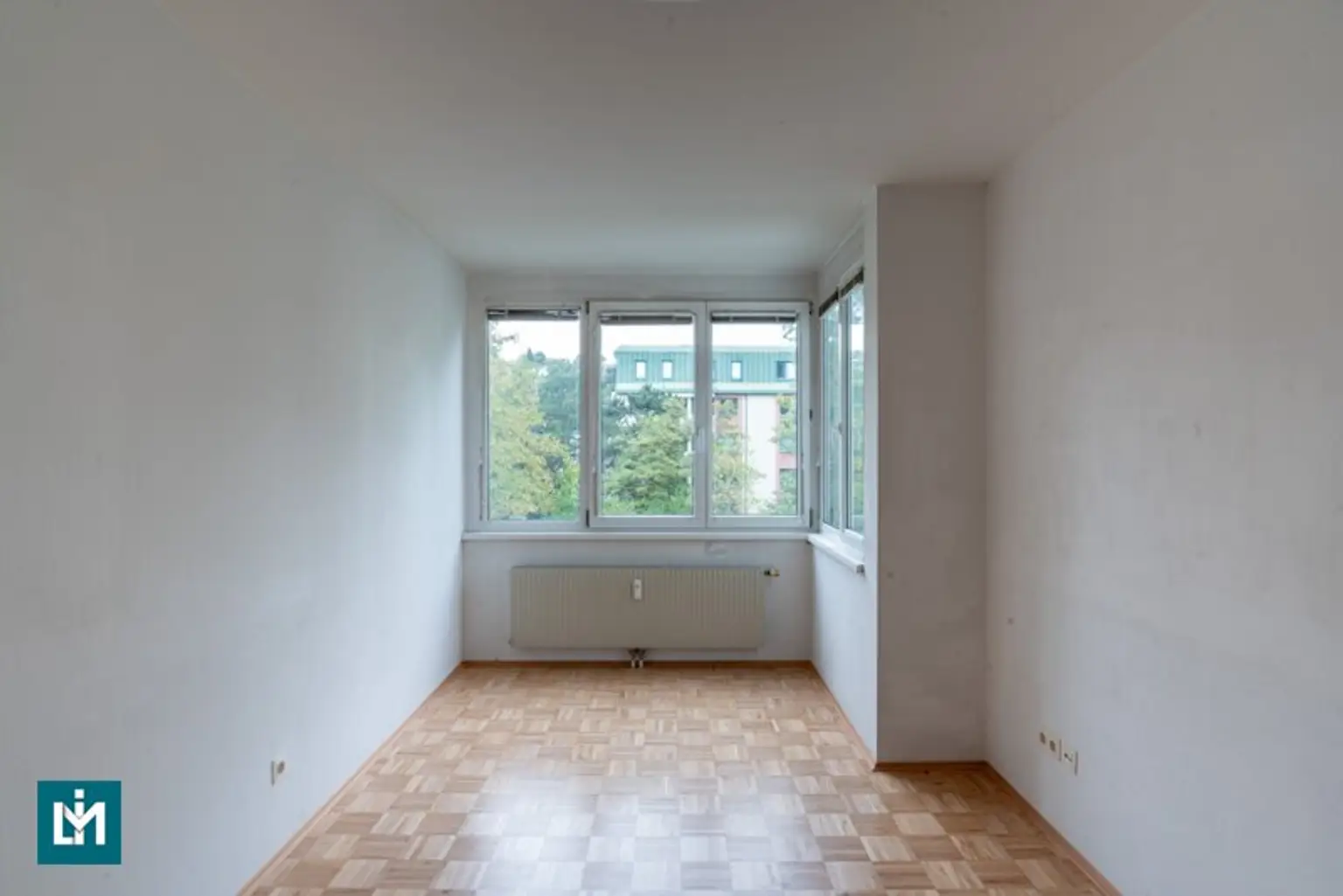 SCHÖNE 2 - ZIMMER WOHNUNG / NÄHE KRANKENHAUS GÖTTLICHER HEILAND